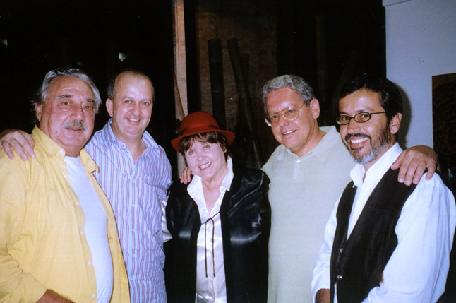 Com os escritores Manoel Malaguti, Antenor Pimenta, Helena Jobim e Fernando Brant, em 2005 - Foto Luciana Pimenta