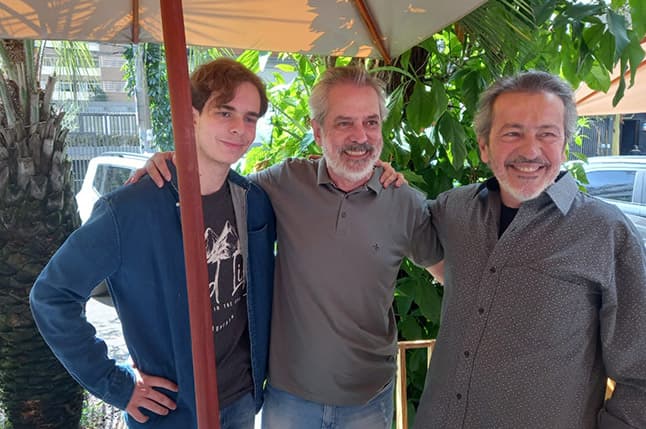 Com Geraldo Vianna e filho Thiago, lançamento de Belo Horizonte em letra e música, 2023 - Foto Élen Márcia